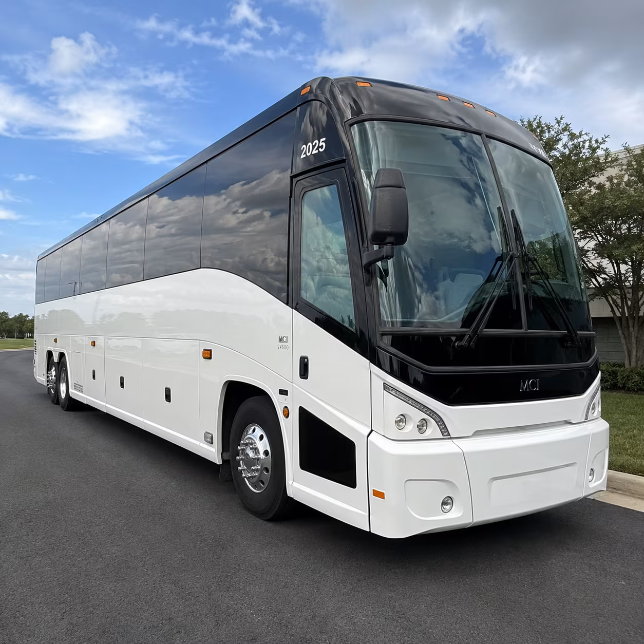 corporate event shuttles between doral s business parks and miami venues